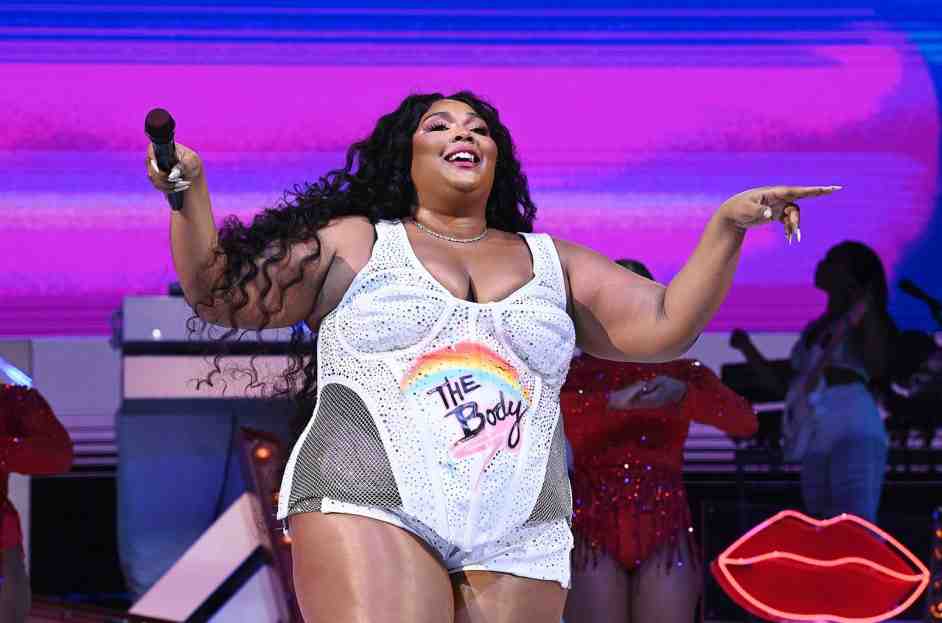 Hang tight as we decode the melodrama of Lizzo's net worth amidst a viral lawsuit! Bankruptcy or billionaire? Buckle up and grab the popcorn as we dive in.