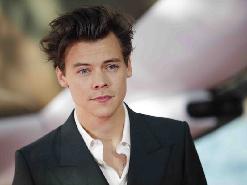 Ditch the entourage, boost the earnings? Dive into the Harry Styles net worth saga as he contemplates a solo act. Will more money jingle in his jaunty jean pockets? Discover here!