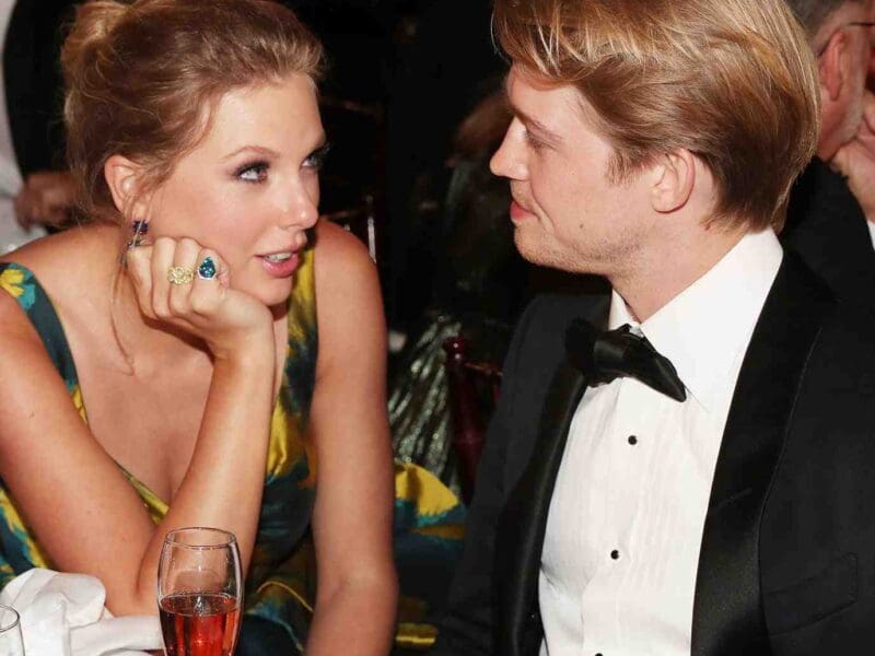 Is Joe Alwyn planning a digital comeback to win back Taylor Swift? Explore the signs, speculations, and potential drama in the recent "joe alwyn taylor swift" saga.