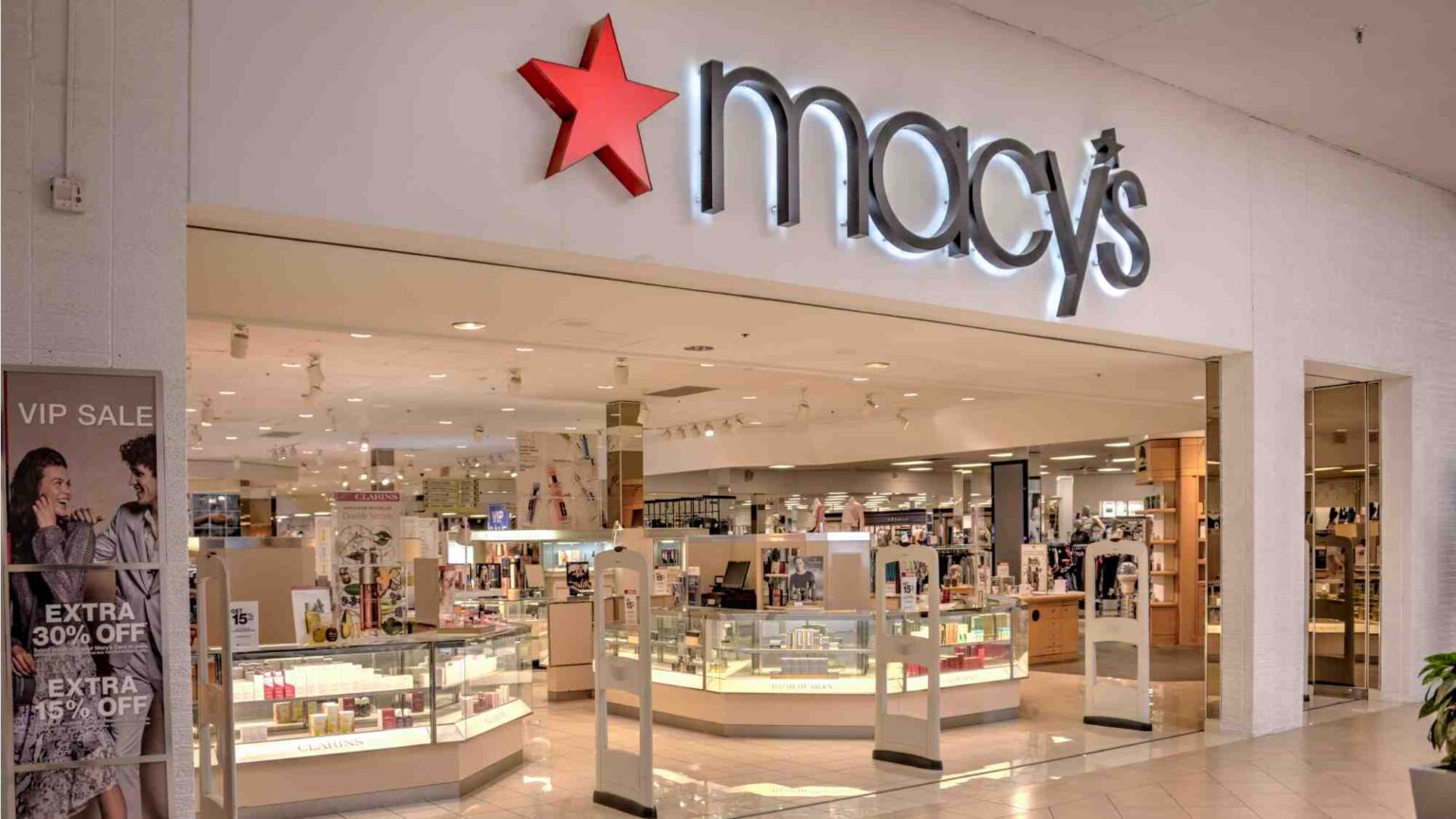 Caught in a retail limbo? Discover why "A Bold New Chapter" isn’t an adieu but a thrilling twist in the Macy's shutdown saga. It's corporate survival of the swankiest!