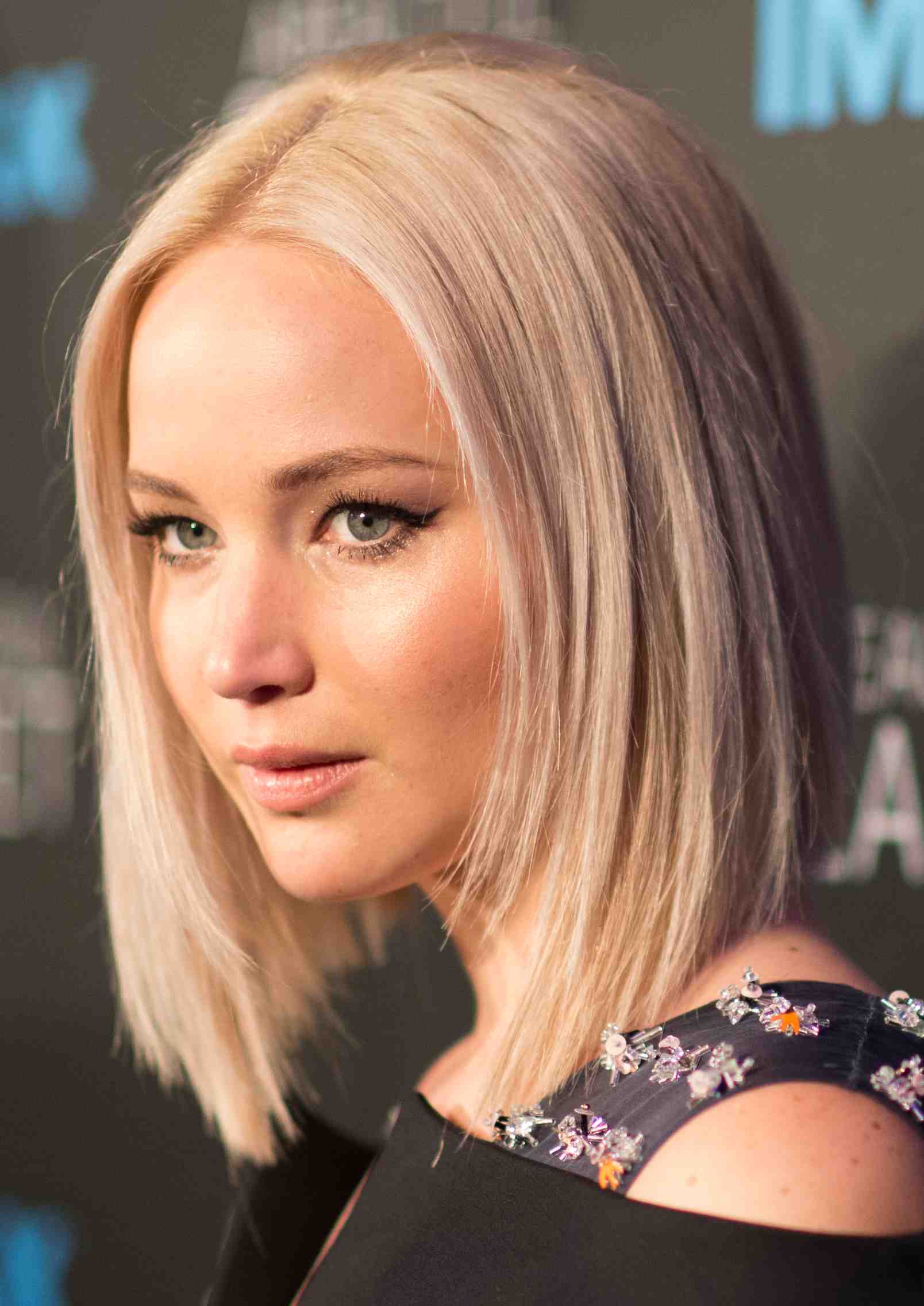 Click for candy for your eyes! Explore Jennifer Lawrence's sex scenes that sizzle, simmer, and leave audiences thirsting for more. From subtle dances to spy games, we cover it all!