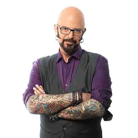 Decode the feline enigma with Jackson Galaxy, the world's cat whisperer. Unearth his insights, unravel his unique feline-focused odyssey, and understand your cat, one meow at a time.