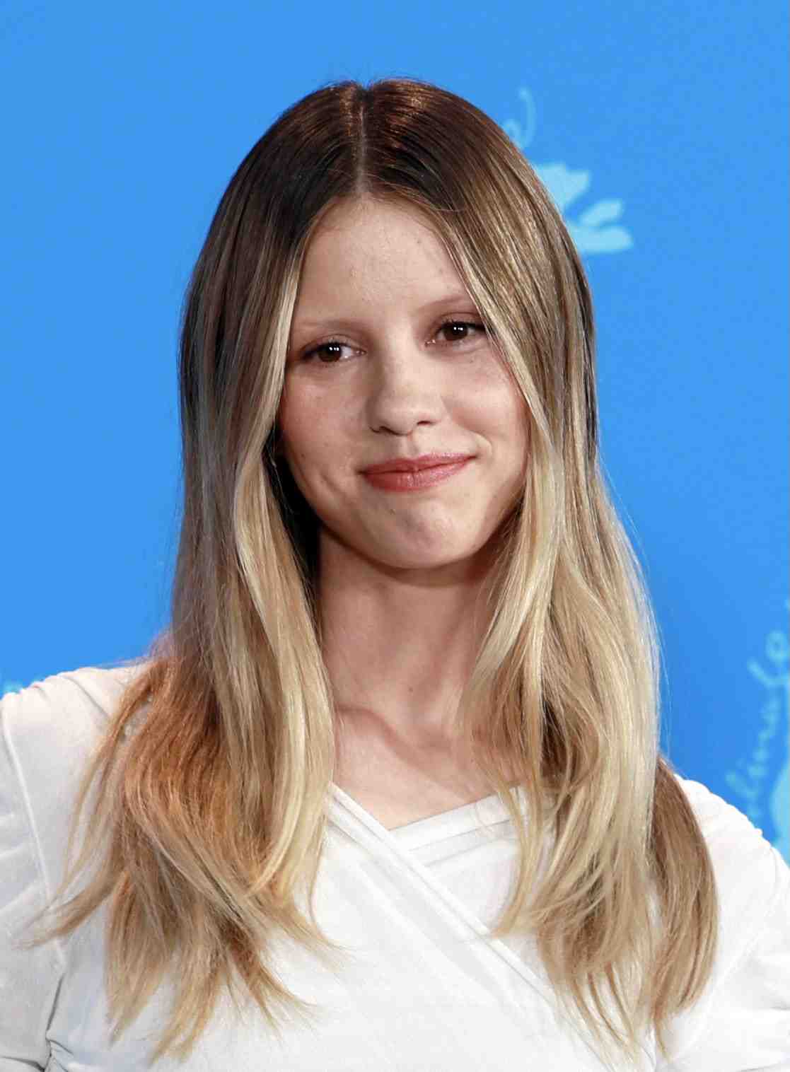 Caught between scandal and speculation, "Mia Goth nude" stokes the fires of curiosity. Are these provocative pixels genuine? Or has AI played a nefarious hand in the cyber shadows? You decide.