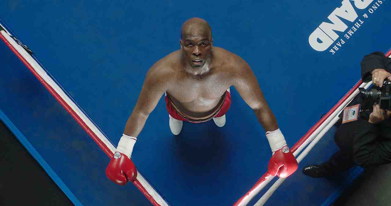 "Throwing knockout punches and flipping burgers, George Foreman turns up the heat! Dive into his victorious rise from ringside to kitchen royalty & discover a sizzling $300 million net worth."