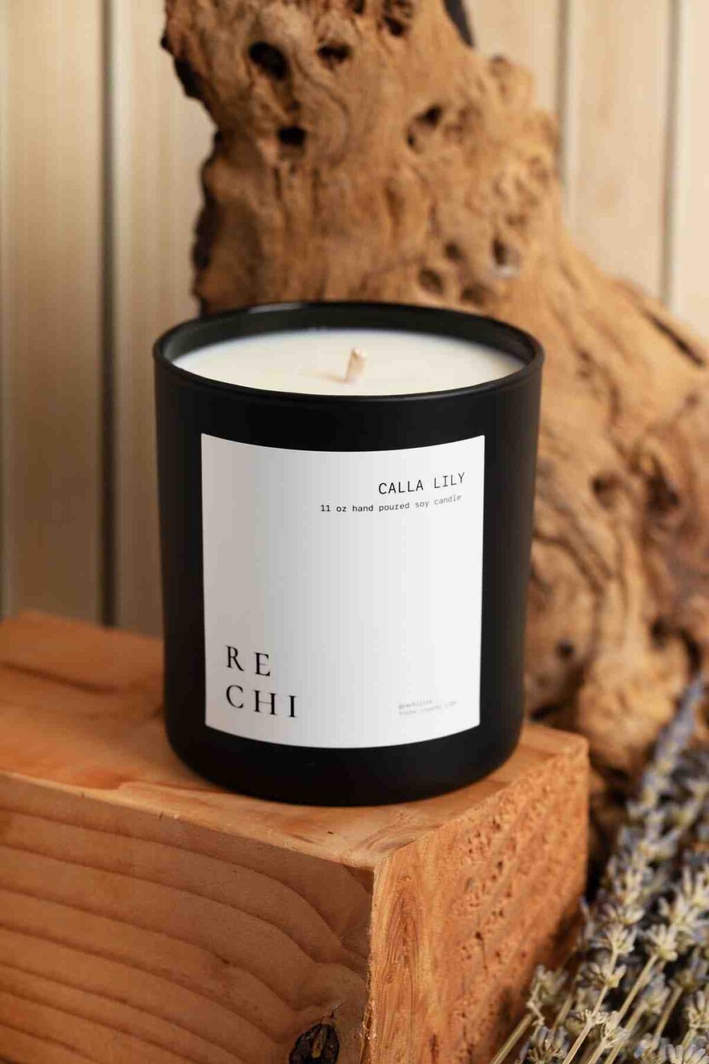 Restore balance with ReChi's Calla Lily Candle! Hand-poured bliss merges hydrangea and cherry blossom for a sophisticated scent, rooted in Eastern wellness. Unwind now!