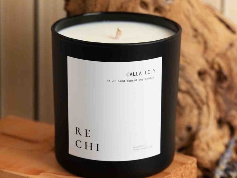 Restore balance with ReChi's Calla Lily Candle! Hand-poured bliss merges hydrangea and cherry blossom for a sophisticated scent, rooted in Eastern wellness. Unwind now!