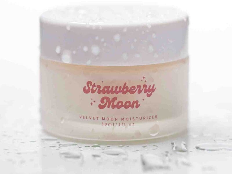 Unlock summer’s secret with Velvet Moon moisturizer! Discover why this hydrating superstar is creating buzz for its luxe formula and dewy glow. Dive in now!